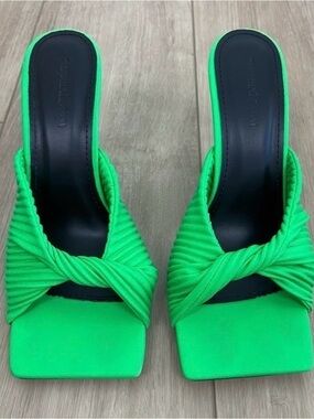 Superdown Lyla Heel in Green Neon Size 9